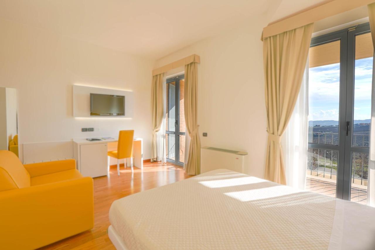 Hotel Palazzo Bello - Nuova Gestione Recanati Bagian luar foto