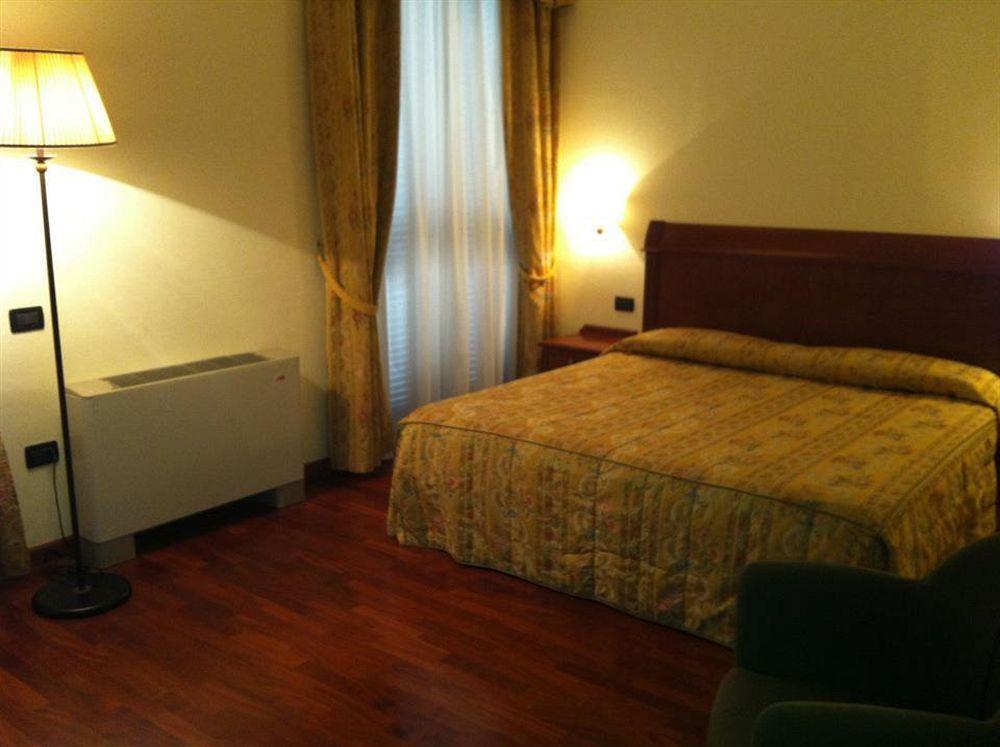Hotel Palazzo Bello - Nuova Gestione Recanati Bagian luar foto