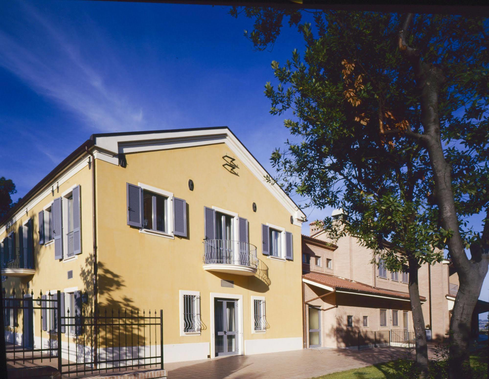 Hotel Palazzo Bello - Nuova Gestione Recanati Bagian luar foto