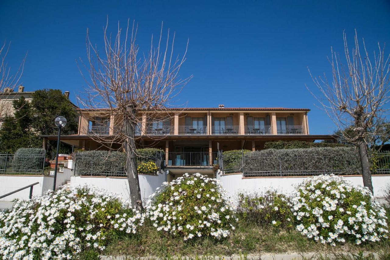 Hotel Palazzo Bello - Nuova Gestione Recanati Bagian luar foto